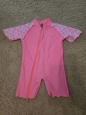 Girls Pink Short-Sleeve Zip-Front Rashguard Swim Suit